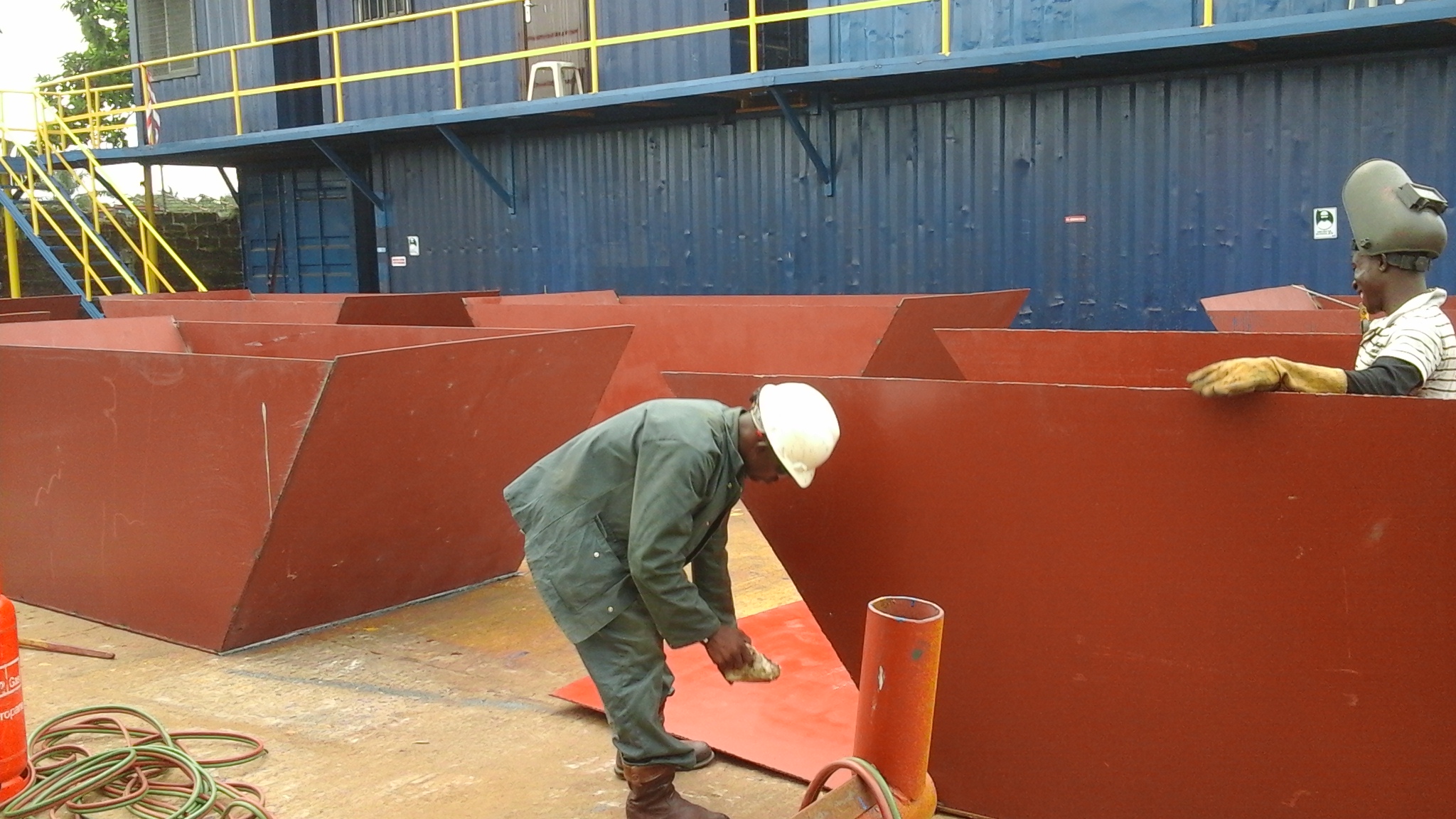 waste-skips-setup-for-welding